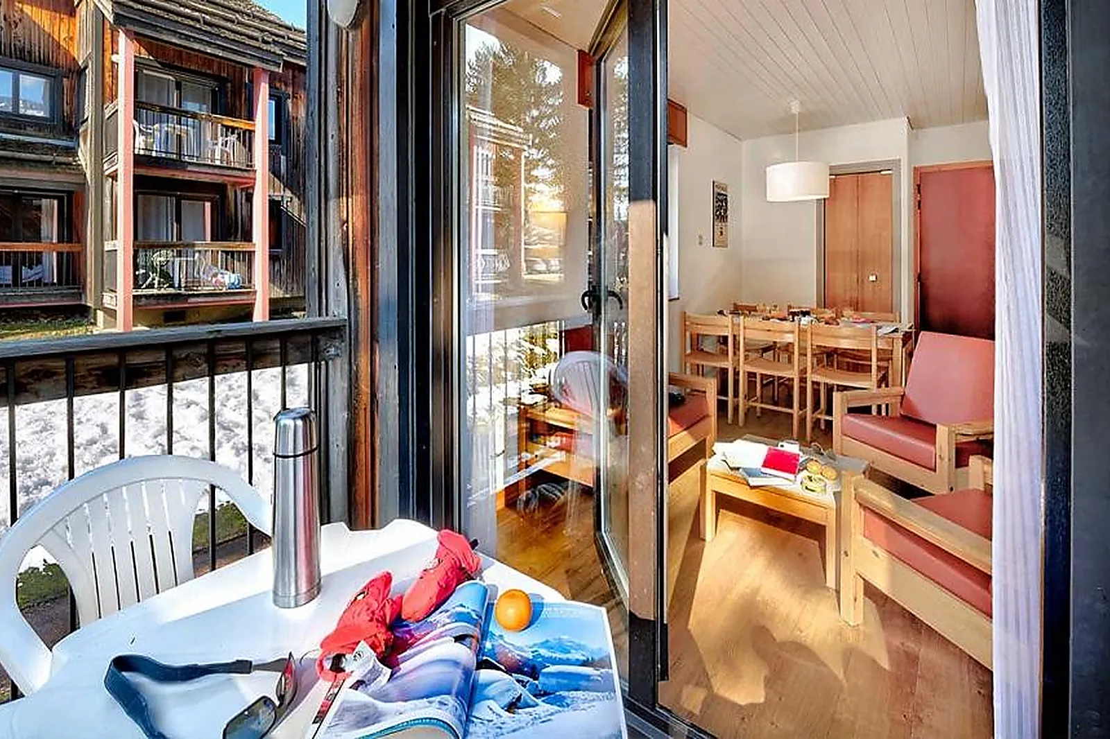 Lieux événementiels, VILLAGE CLUB LES TAVAILLONS