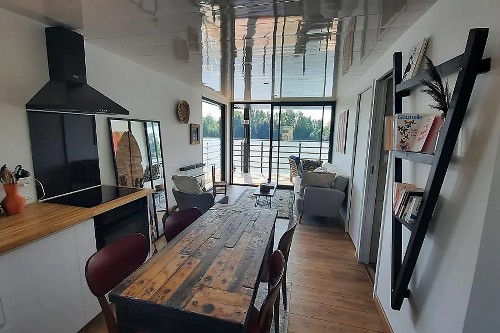 Lieux événementiels, WESTAY HOUSEBOAT