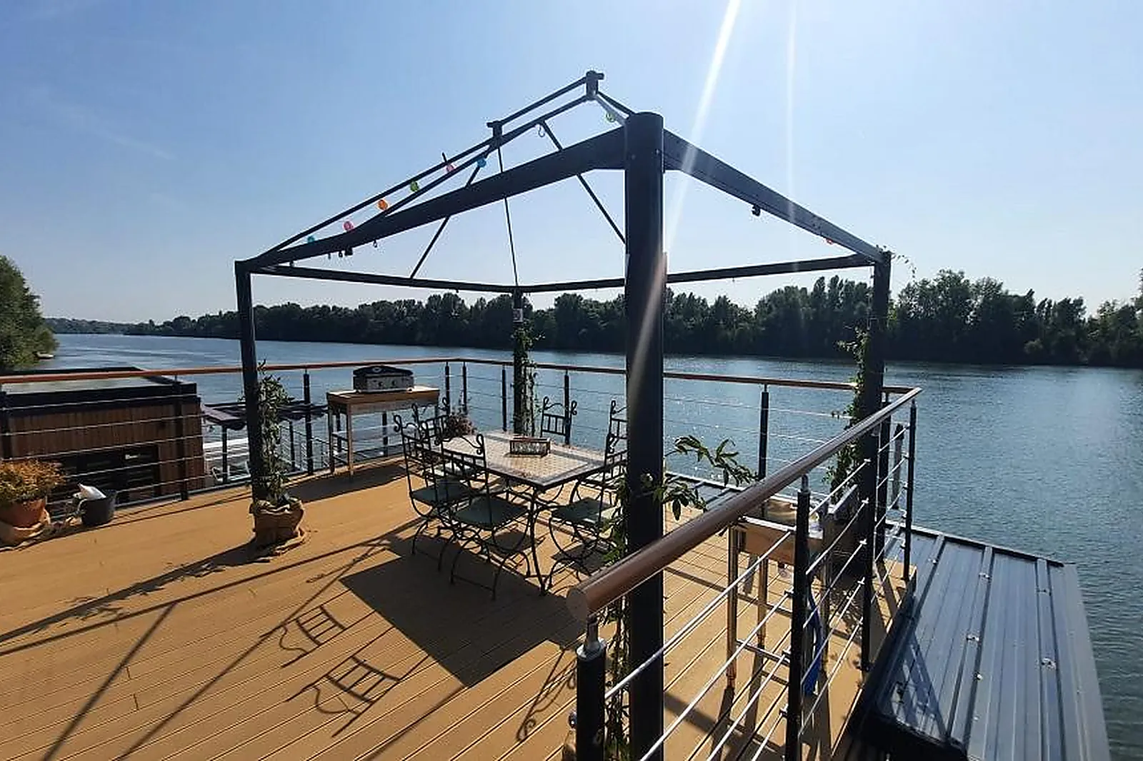 Lieux événementiels, WESTAY HOUSEBOAT
