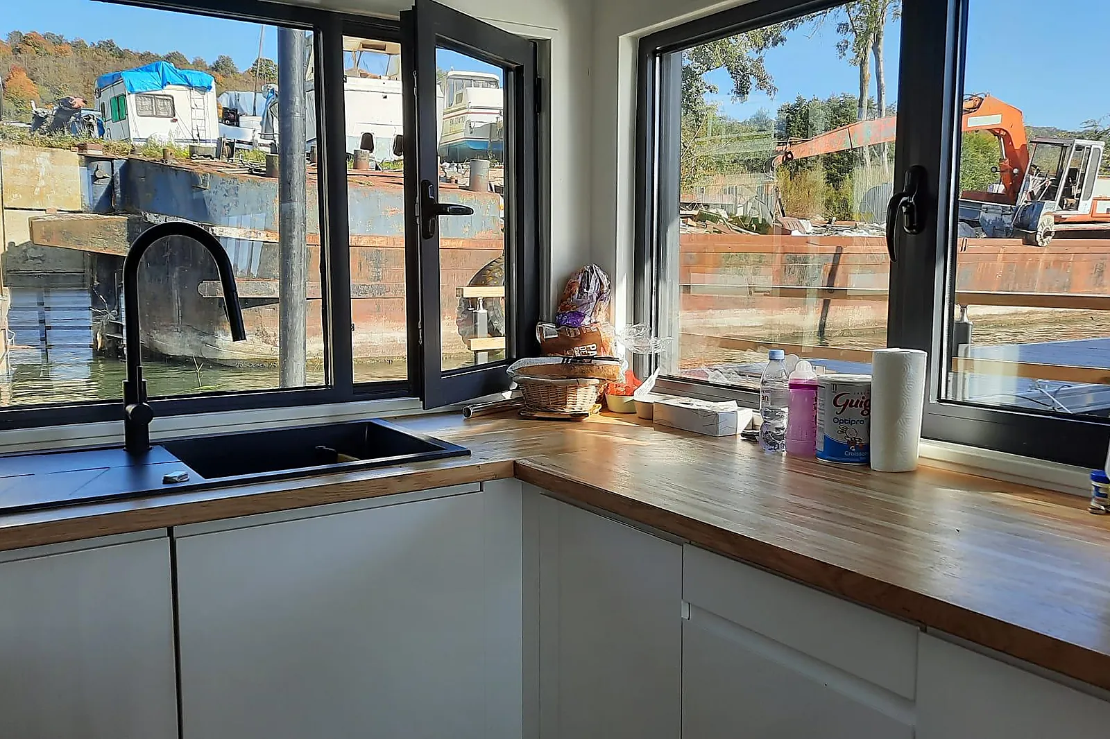 Lieux événementiels, WESTAY HOUSEBOAT