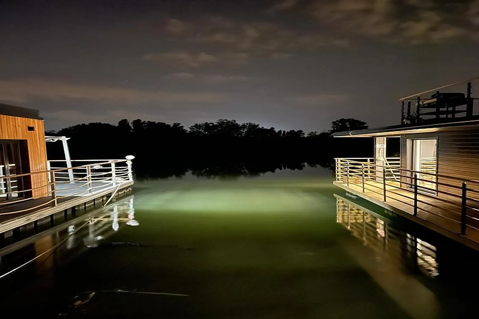 Lieux événementiels, WESTAY HOUSEBOAT