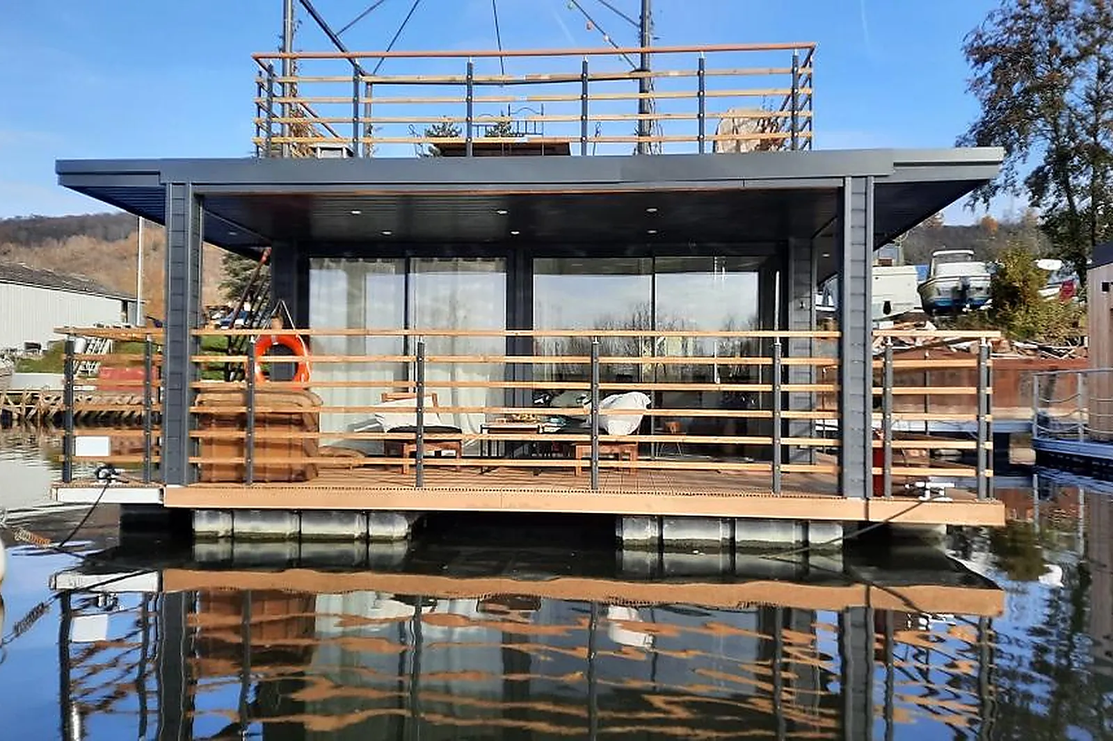 Lieux événementiels, WESTAY HOUSEBOAT