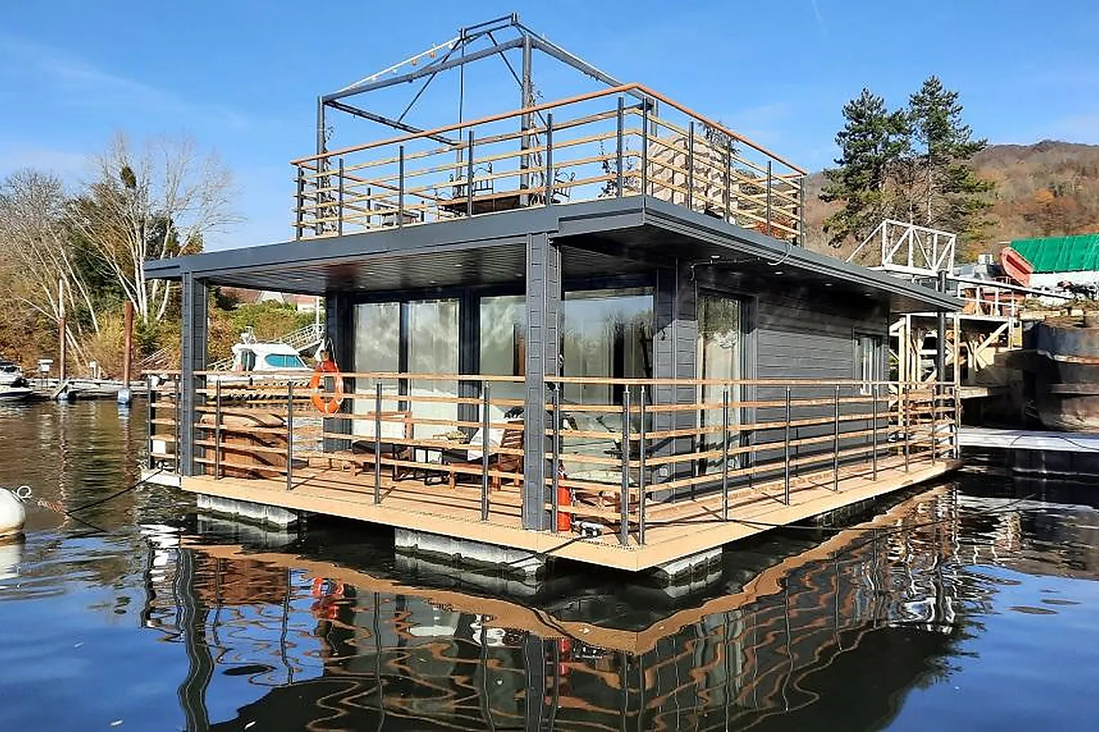Lieux événementiels, WESTAY HOUSEBOAT