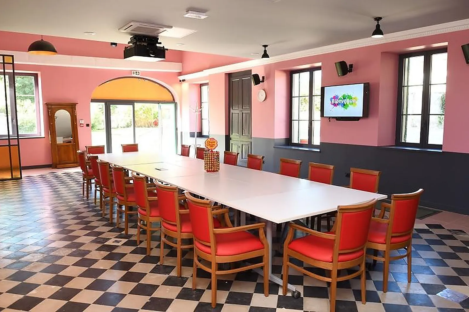 Lieux événementiels, WORK AND PLAY - SALLES DE RÉUNION