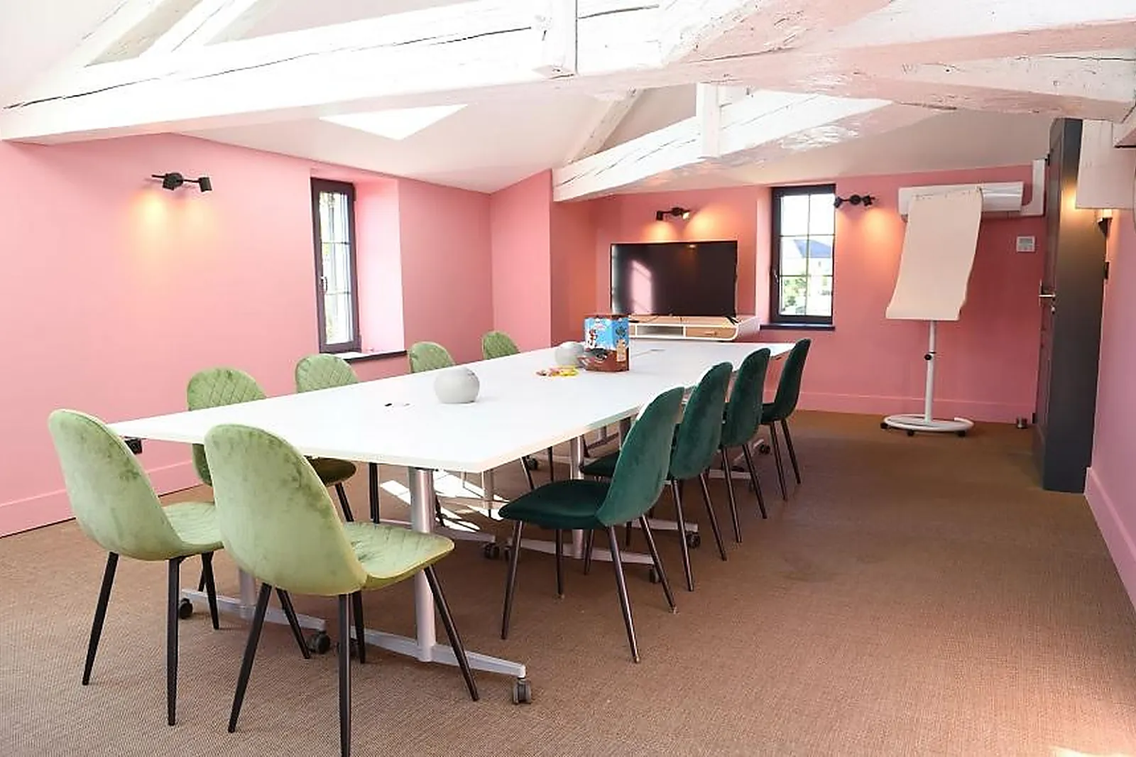 Lieux événementiels, WORK AND PLAY - SALLES DE RÉUNION