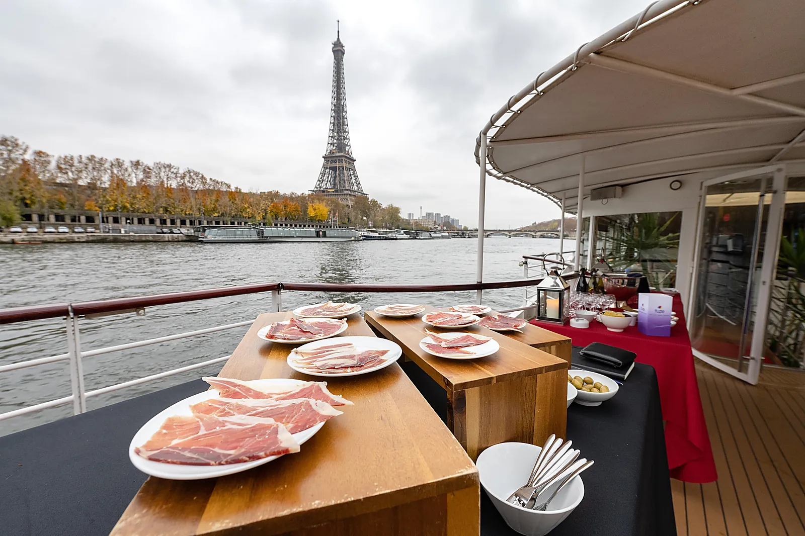Lieux événementiels, YACHT JOSÉPHINE PARIS