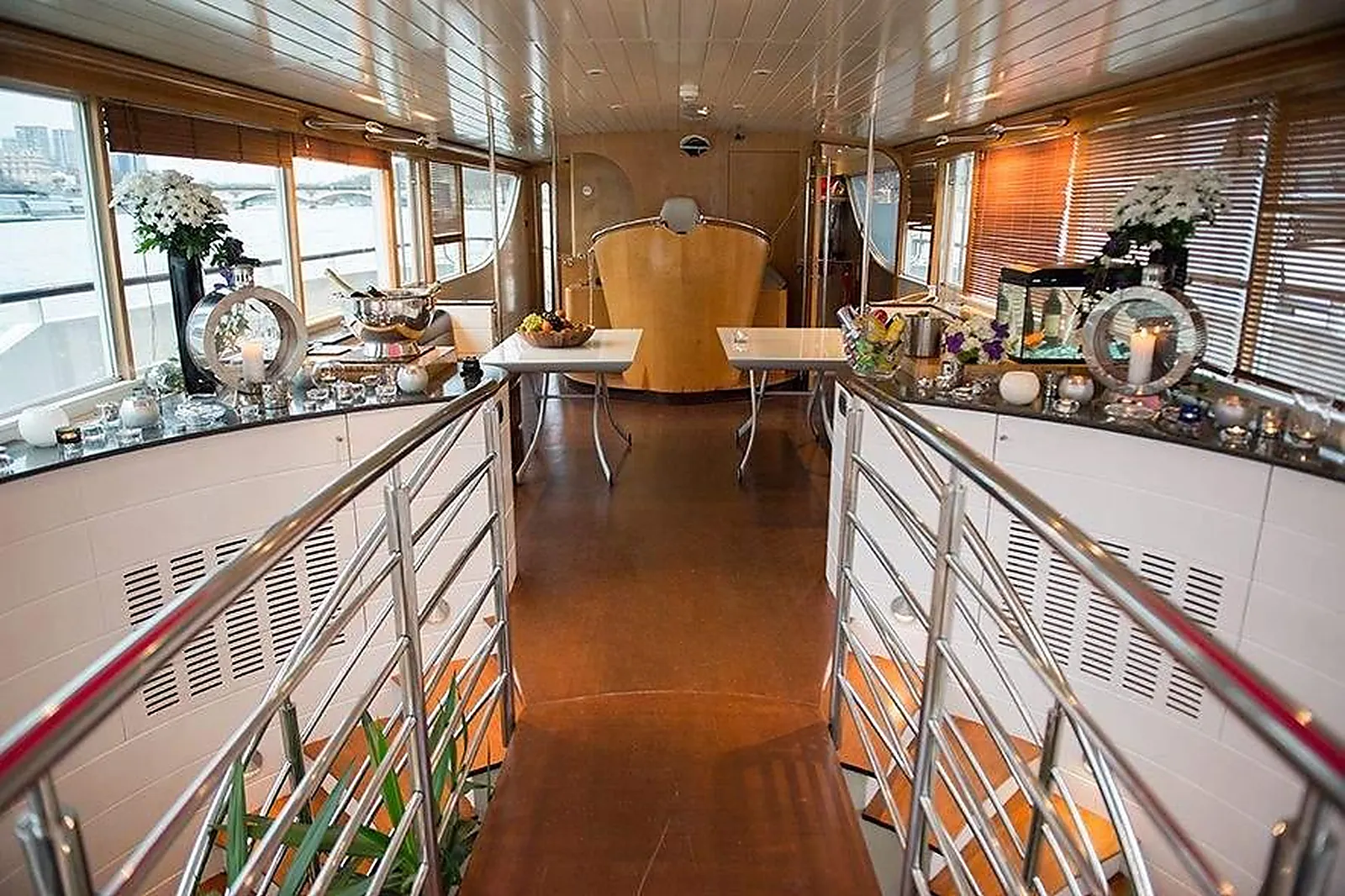 Lieux événementiels, YACHT JOSÉPHINE PARIS