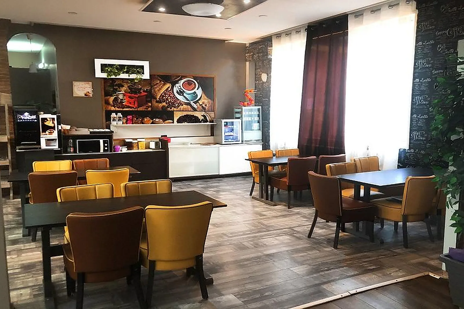 Salle de réception, Ô PALAIS