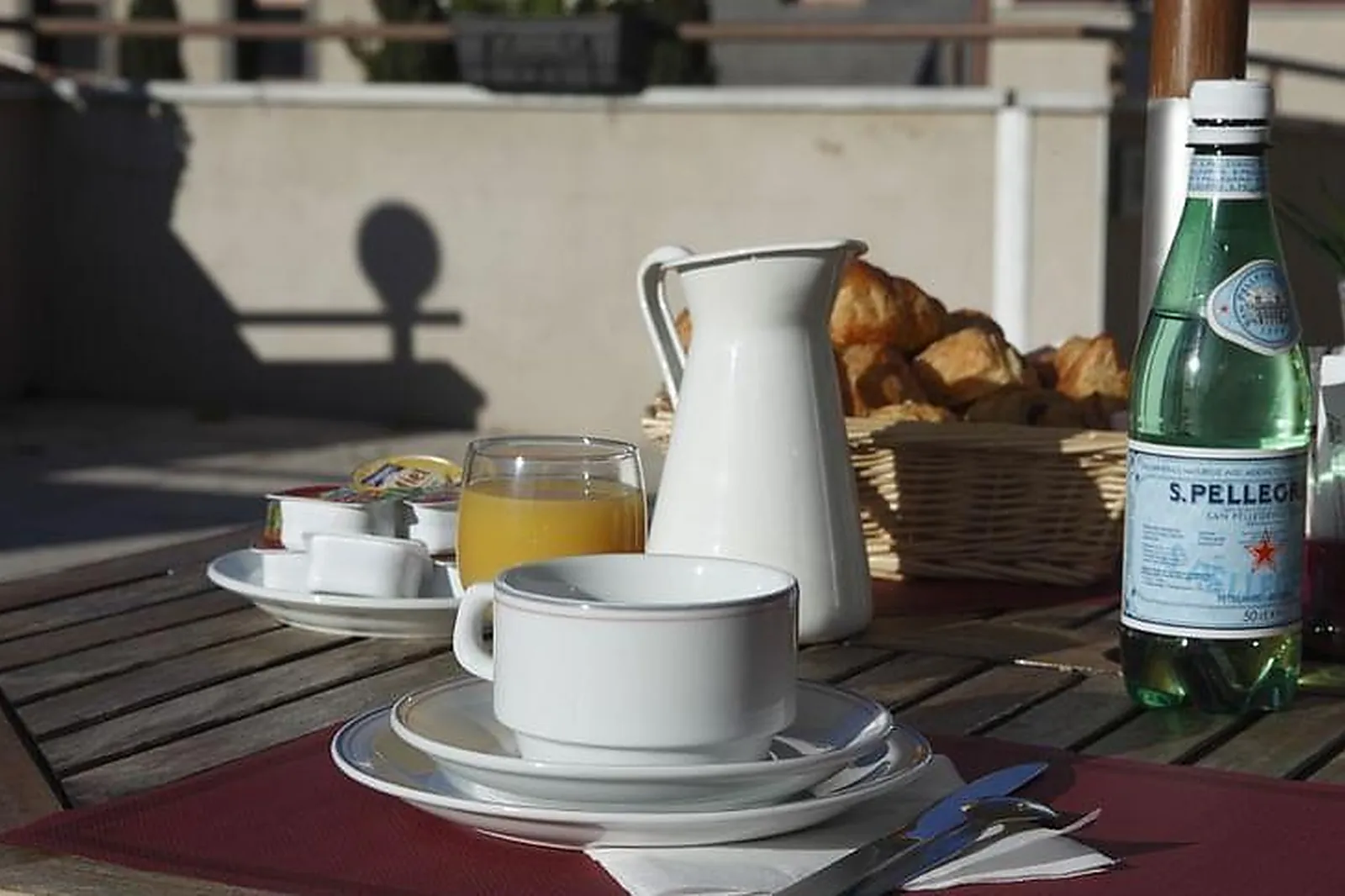 Lieux événementiels, ADONIS CARCASSONNE LA BARBACANE ***