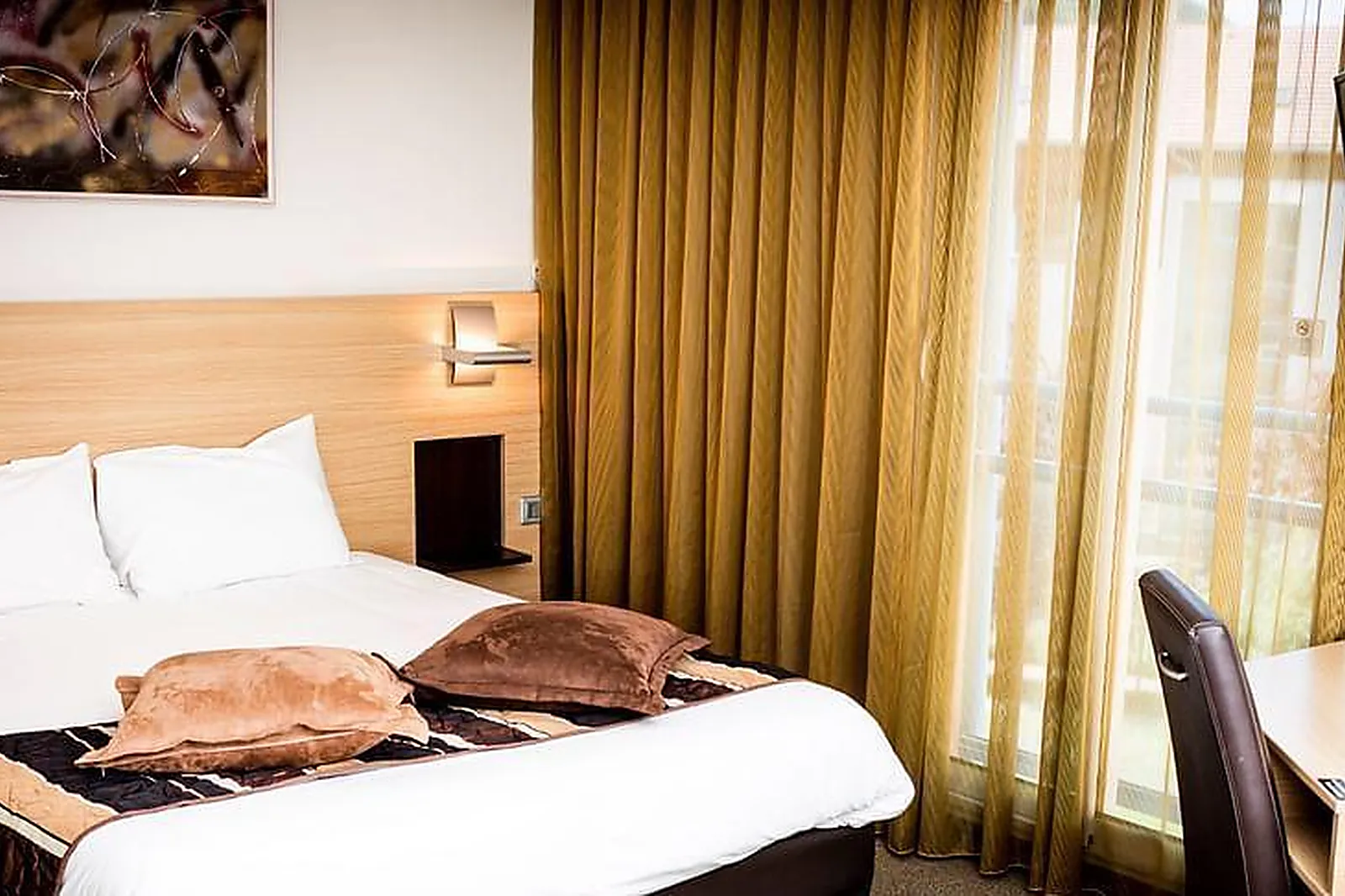 Lieux événementiels, ADONIS GAP ***