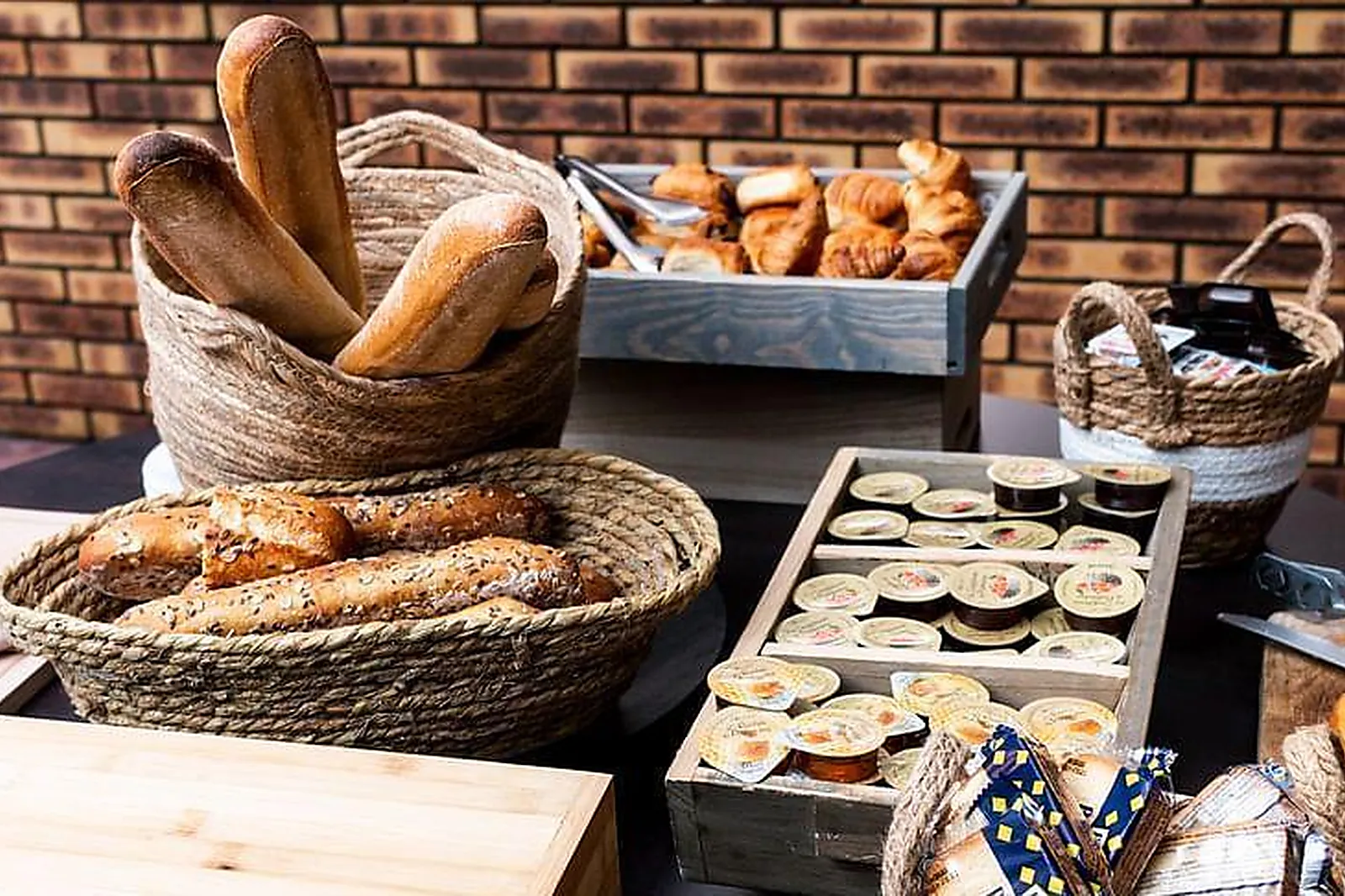 Lieux événementiels, ADONIS GAP ***