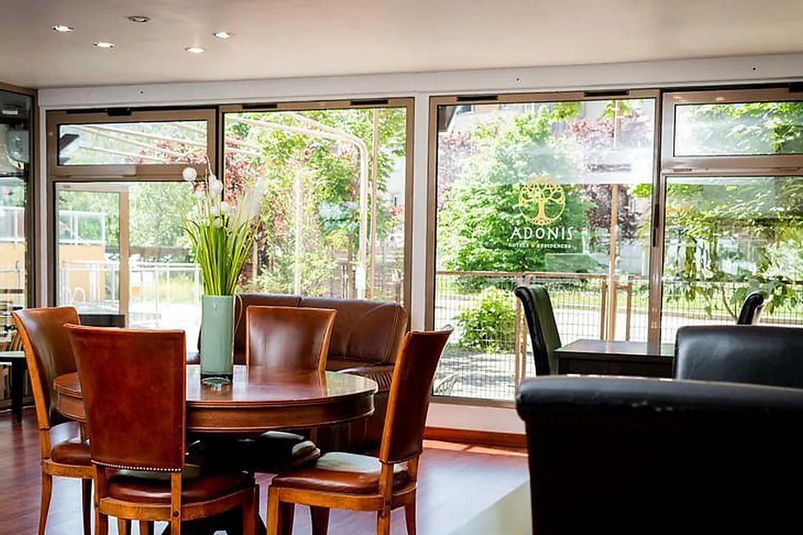 Lieux événementiels, ADONIS GAP ***