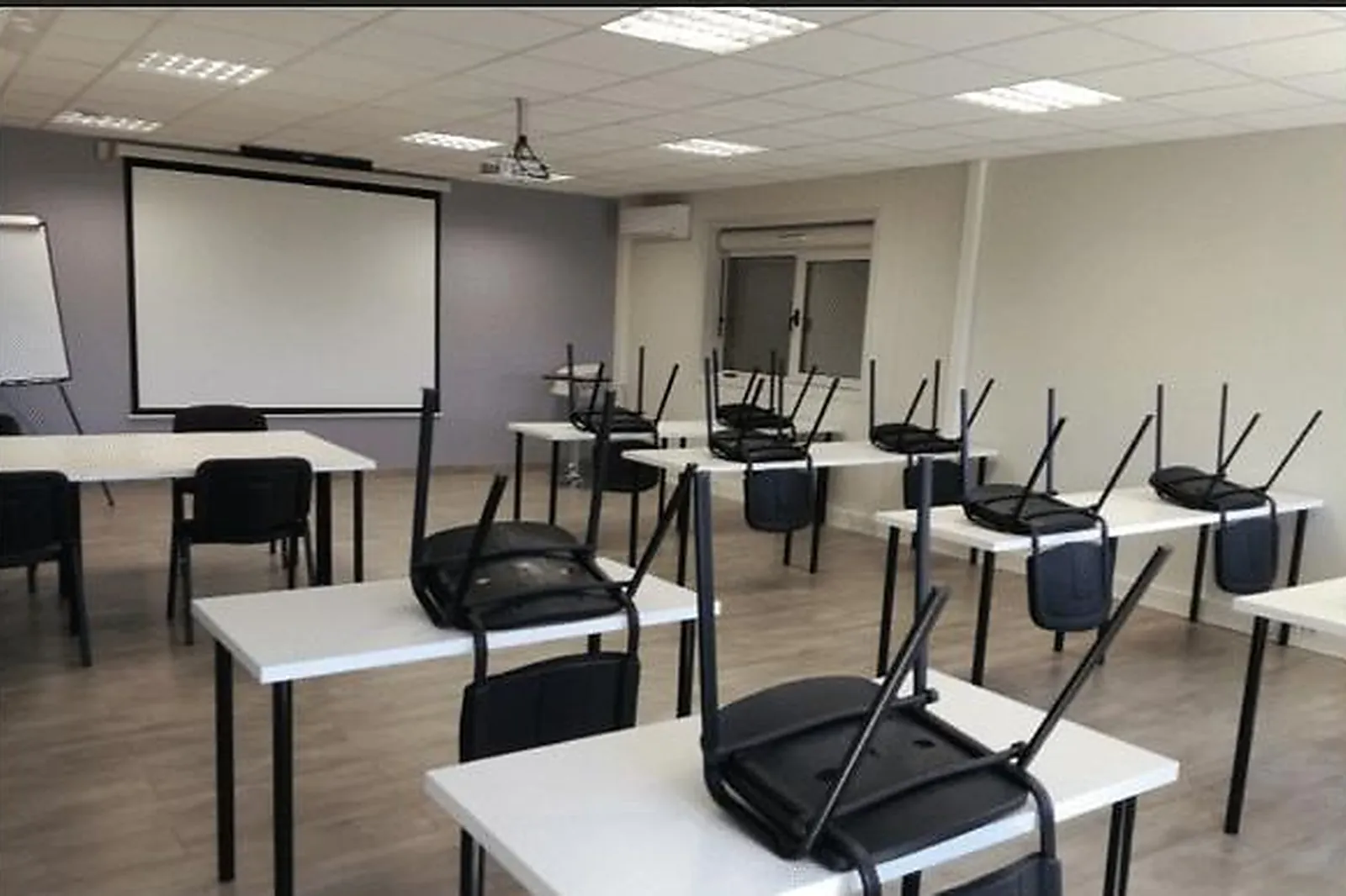 Lieux événementiels, AGENCE NOVA FORMATION GALLARGUES-LE-MONTUEUX