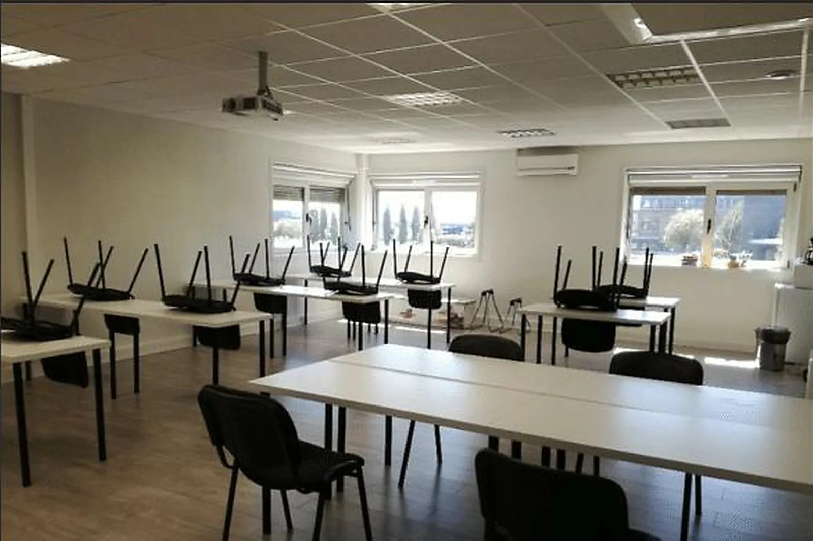 Lieux événementiels, AGENCE NOVA FORMATION GALLARGUES-LE-MONTUEUX