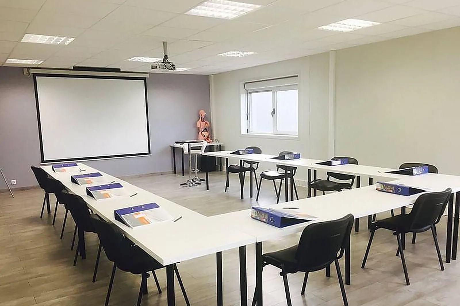 Lieux événementiels, AGENCE NOVA FORMATION LE PERREUX-SUR-MARNE