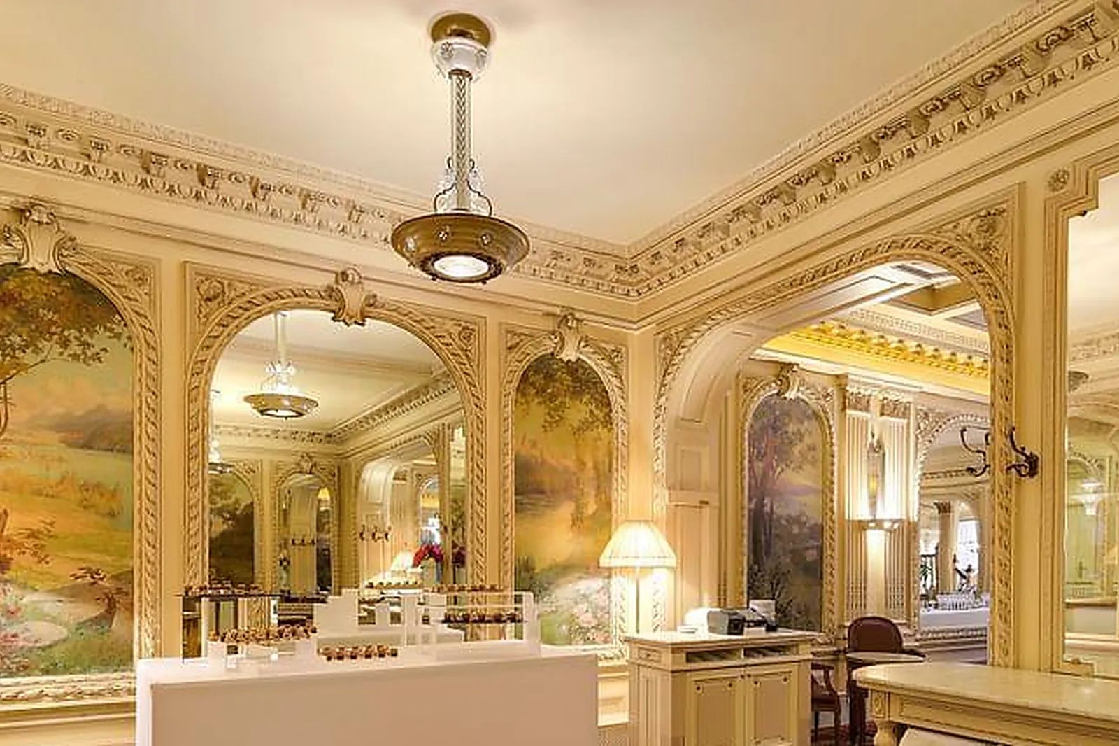 Lieux événementiels, ANGELINA RIVOLI