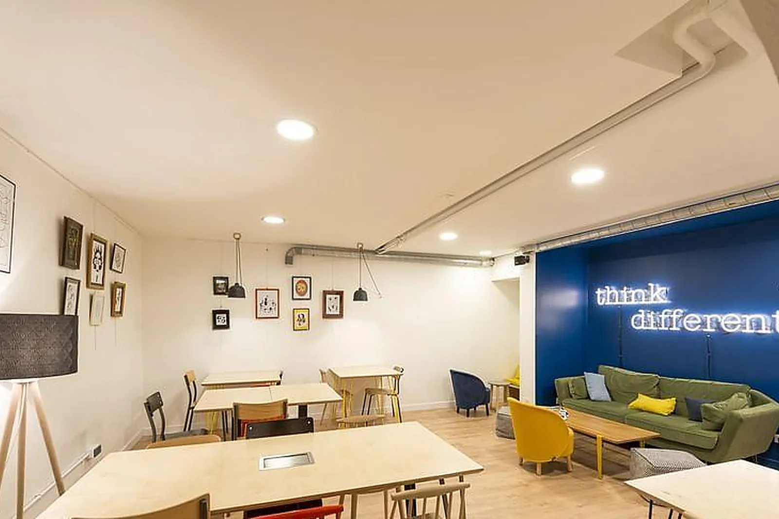 Lieux événementiels, ANTICAFÉ LYON