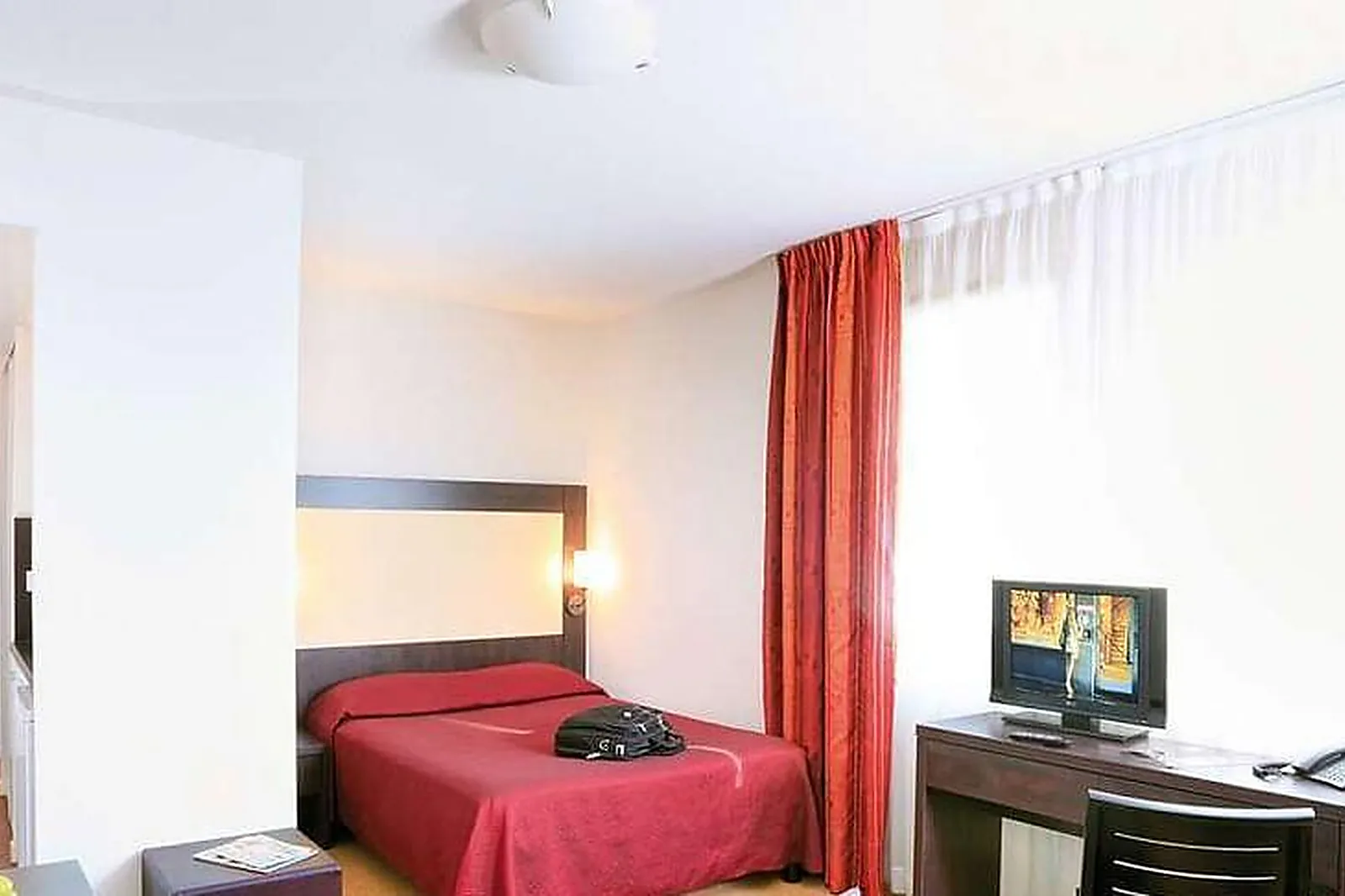 Lieux événementiels, SALLE DE RÉUNION À BEZANNES