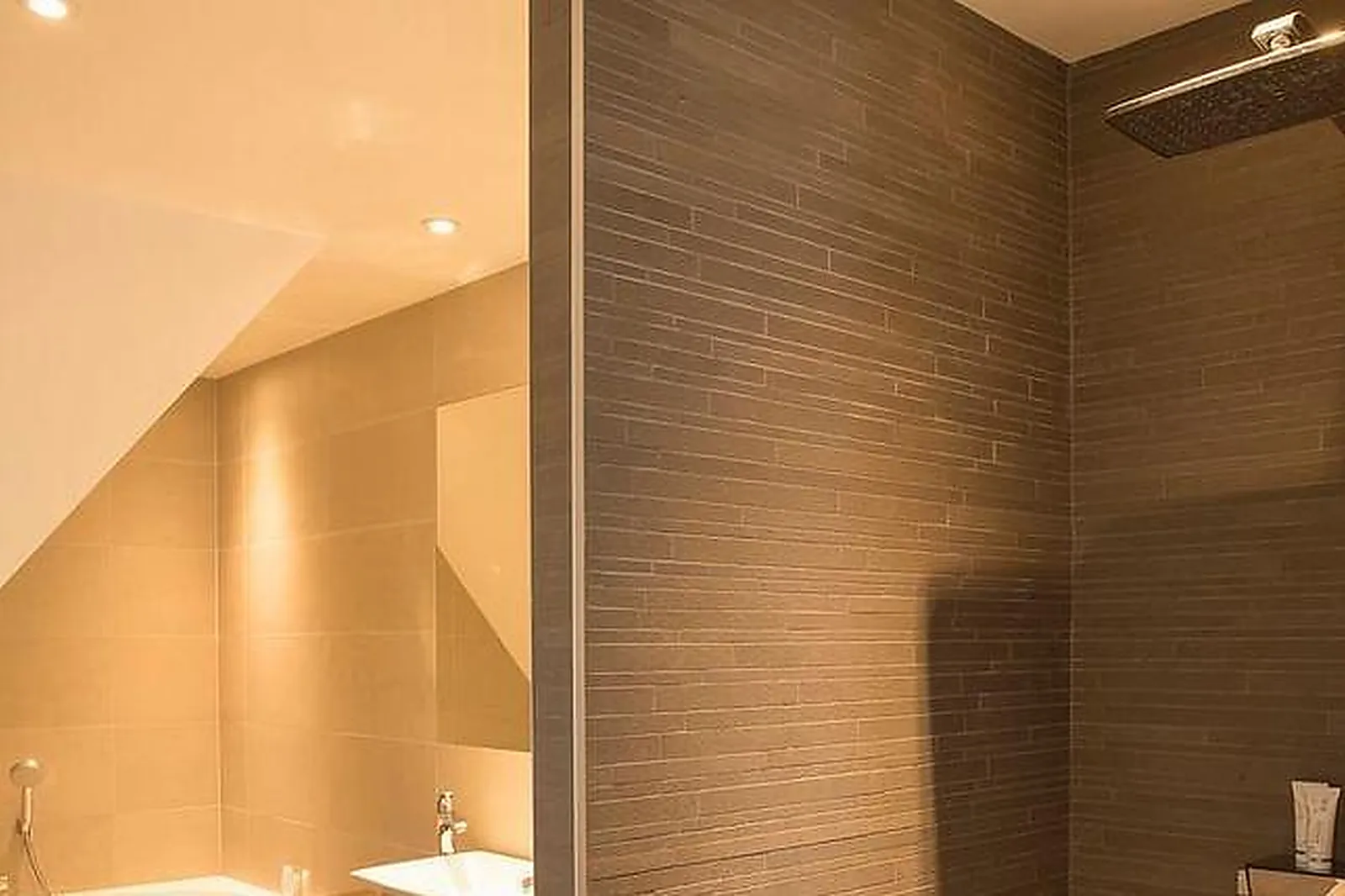 Lieux événementiels, AR MEN DU***