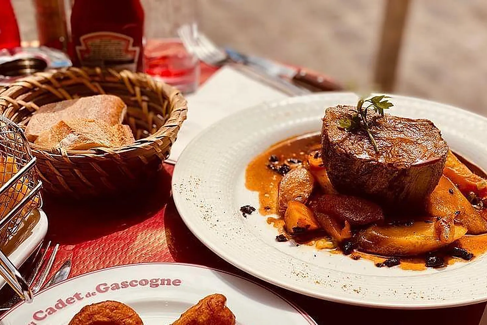 Lieux événementiels, AU CADET DE GASCOGNE
