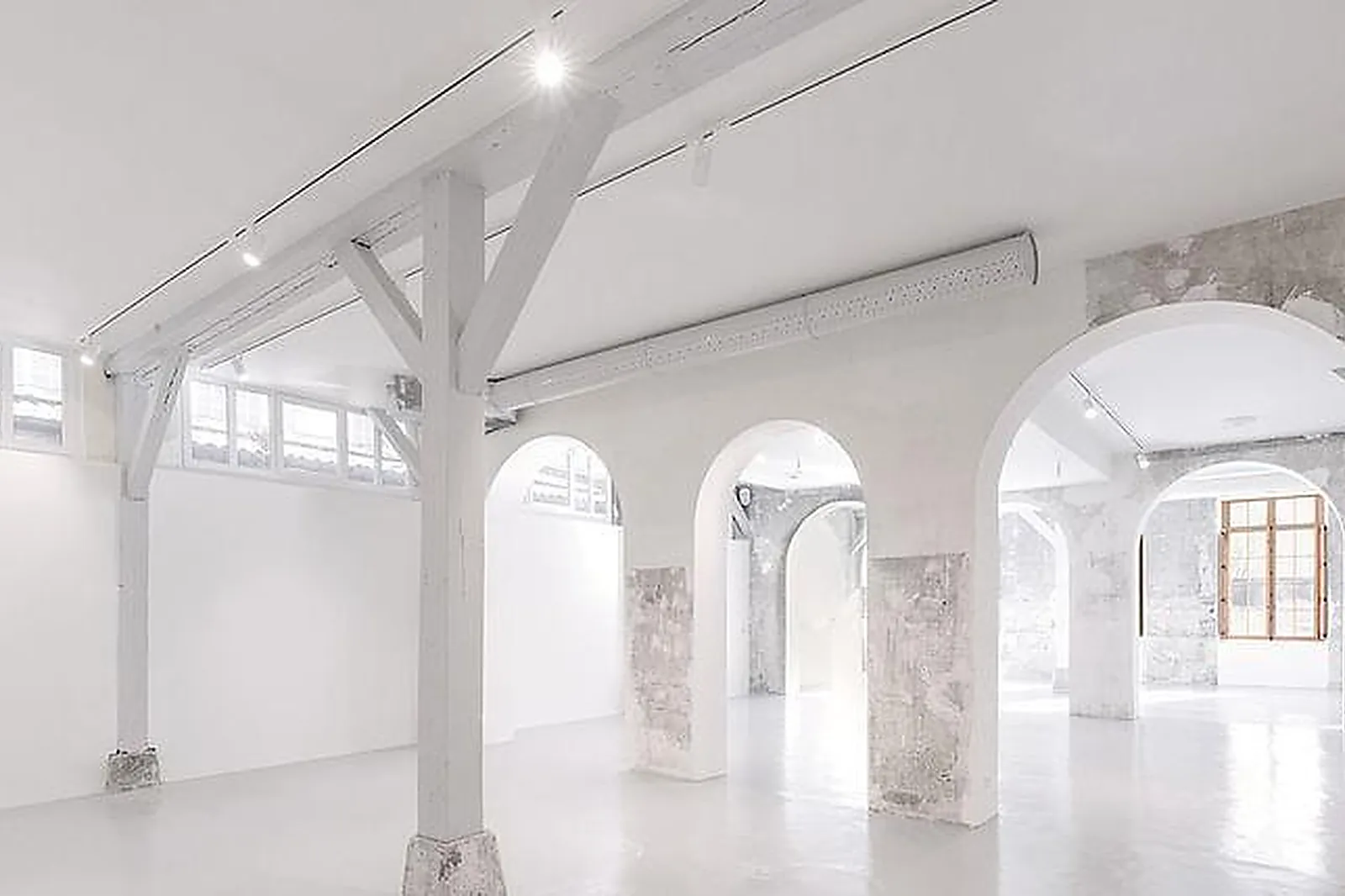 Lieux événementiels, AU ROI