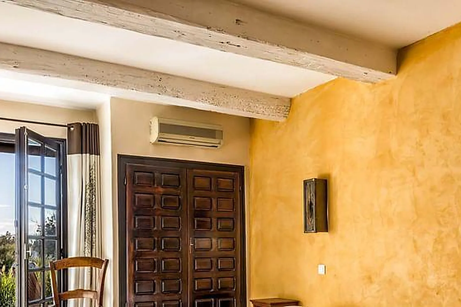 Lieux événementiels, AUBERGE CAVALIÈRE DU PONT DES BANNES ****