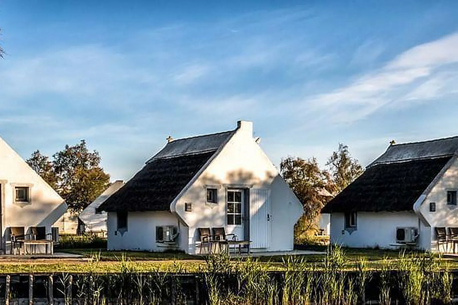 Lieux événementiels, AUBERGE CAVALIÈRE DU PONT DES BANNES ****