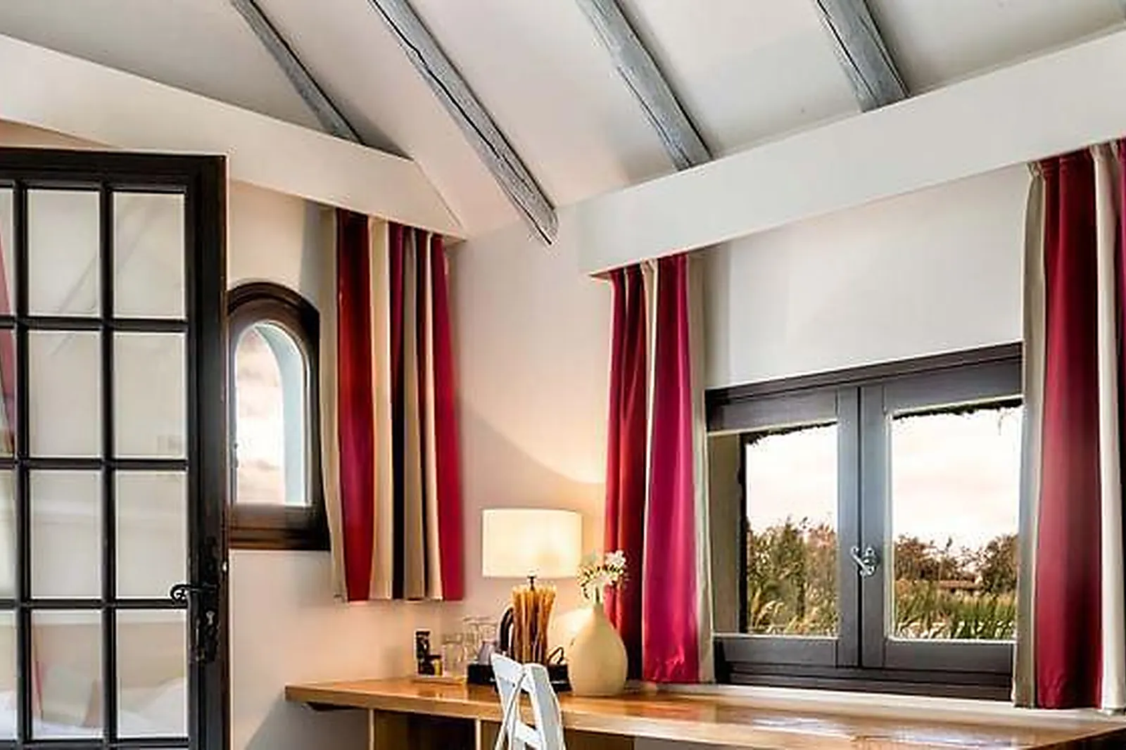 Lieux événementiels, AUBERGE CAVALIÈRE DU PONT DES BANNES ****