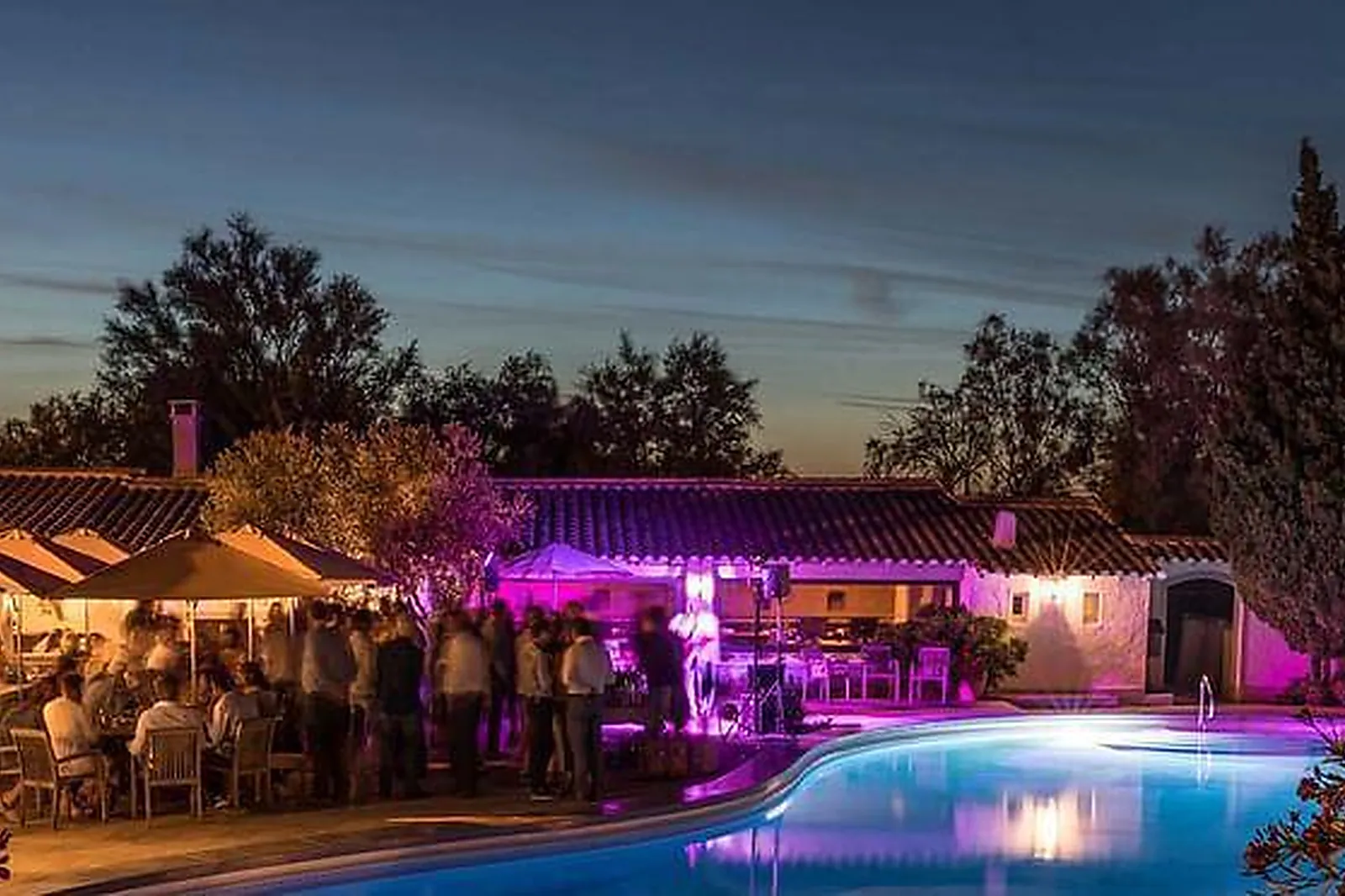 Lieux événementiels, AUBERGE CAVALIÈRE DU PONT DES BANNES ****