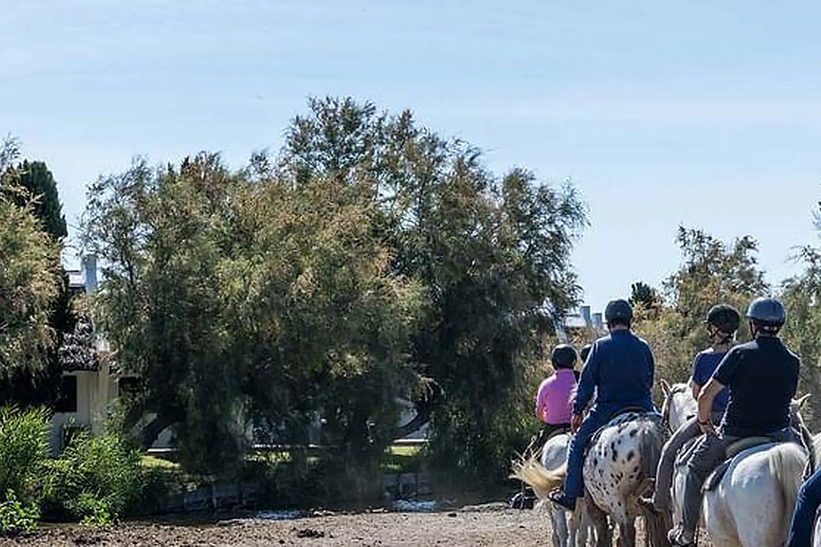 Lieux événementiels, AUBERGE CAVALIÈRE DU PONT DES BANNES ****
