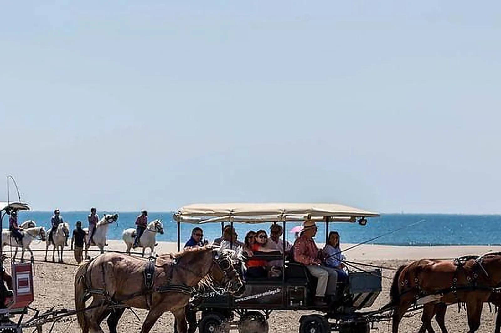 Lieux événementiels, AUBERGE CAVALIÈRE DU PONT DES BANNES ****