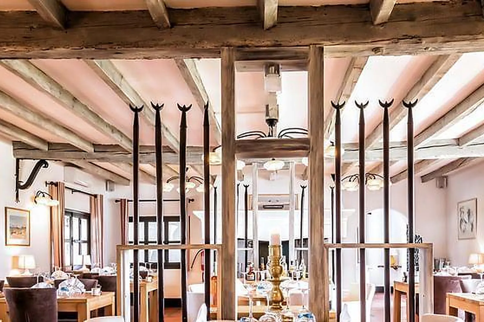 Lieux événementiels, AUBERGE CAVALIÈRE DU PONT DES BANNES ****