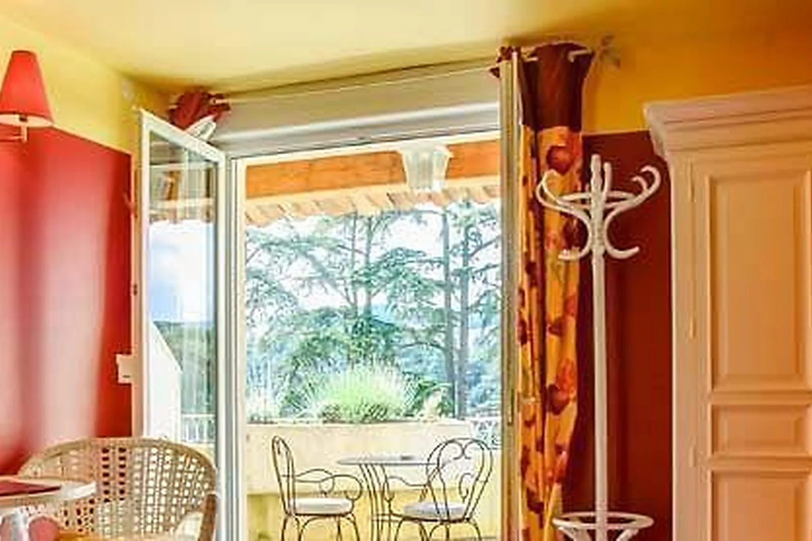 Lieux événementiels, AUBERGE DU LAC ****