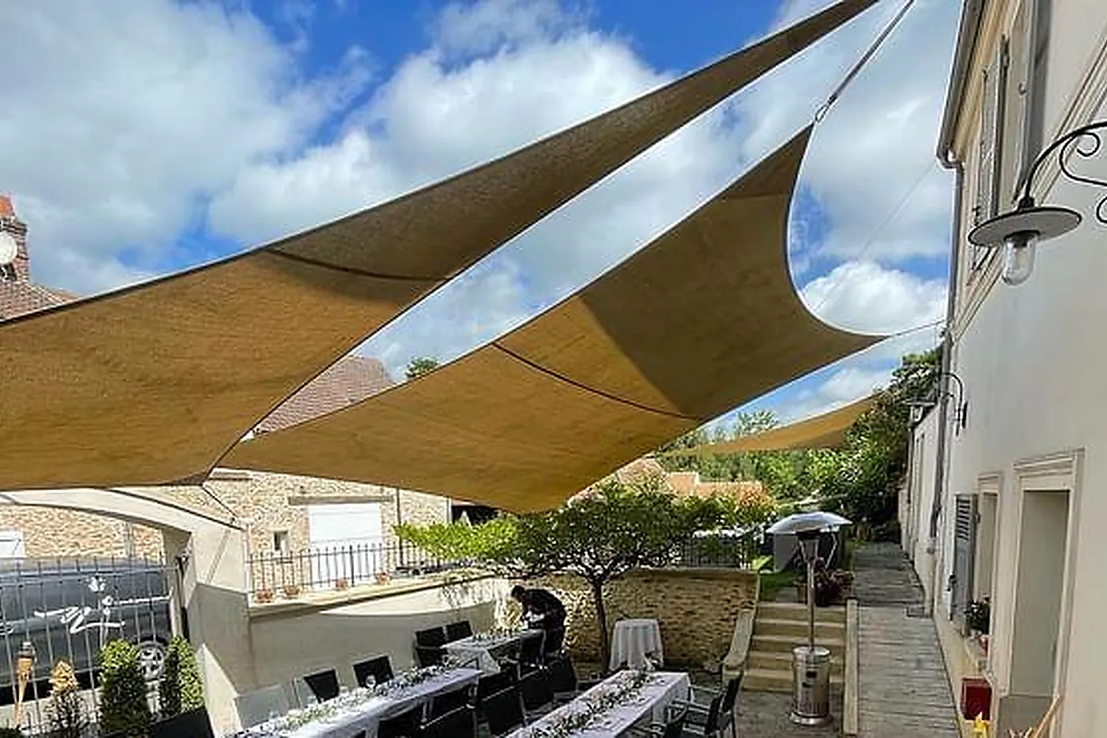 Lieux événementiels, AUBERGE DU CHASSEUR - RESTAURANT - HÔTEL - CAVISTE