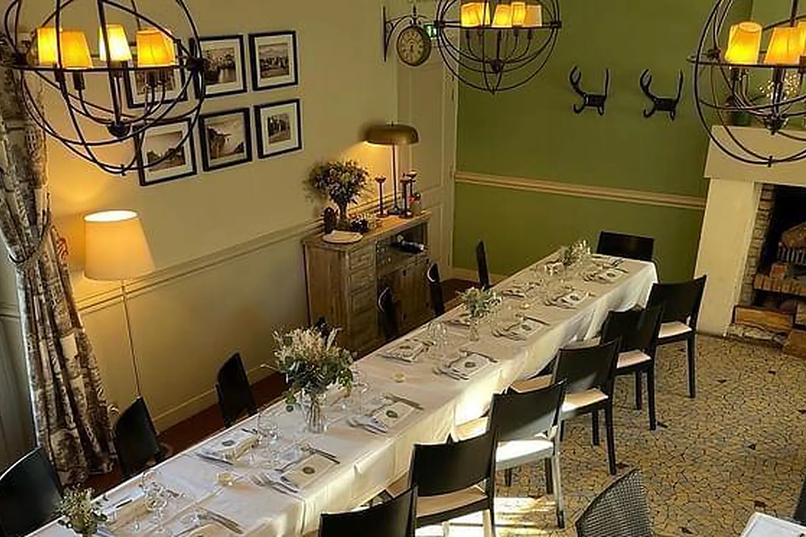 Lieux événementiels, AUBERGE DU CHASSEUR - RESTAURANT - HÔTEL - CAVISTE