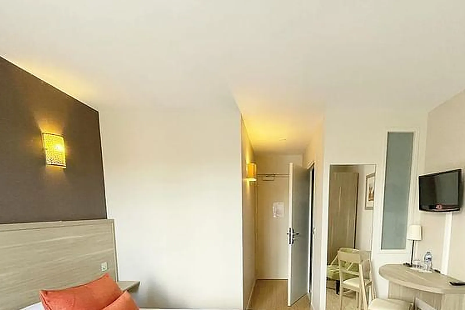 Lieux événementiels, AUBERGE DU CHASSEUR - RESTAURANT - HÔTEL - CAVISTE