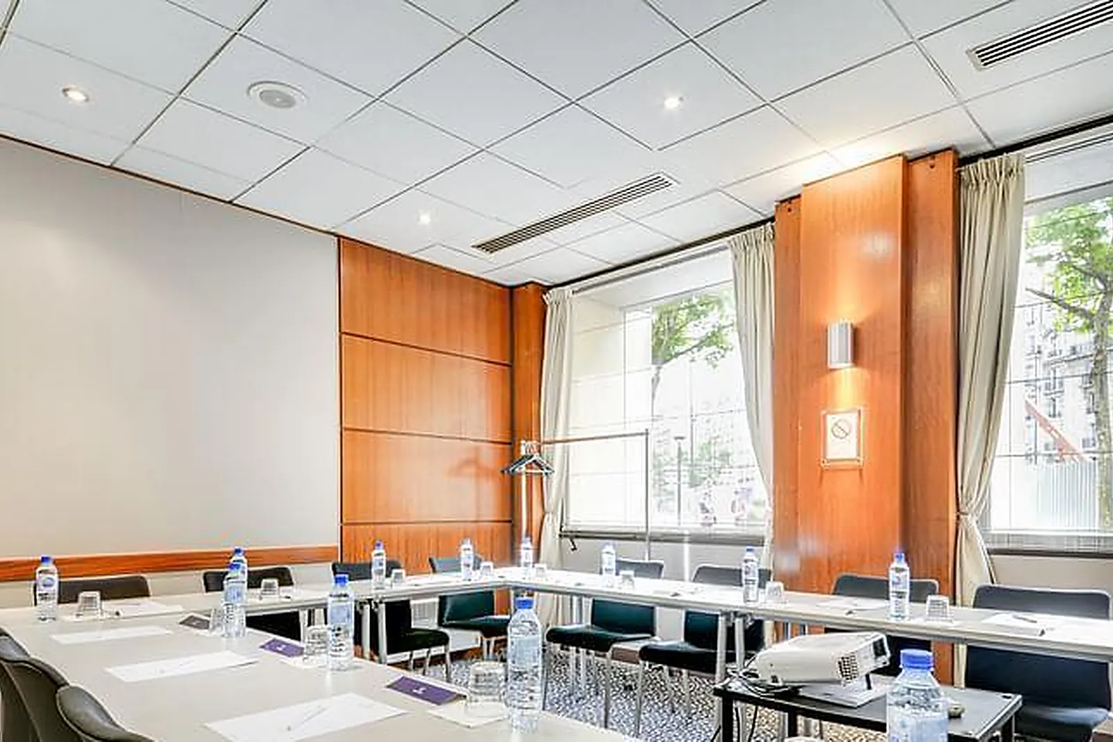 Lieux événementiels, B&B HOTEL PARIS 17 BATIGNOLLES ***