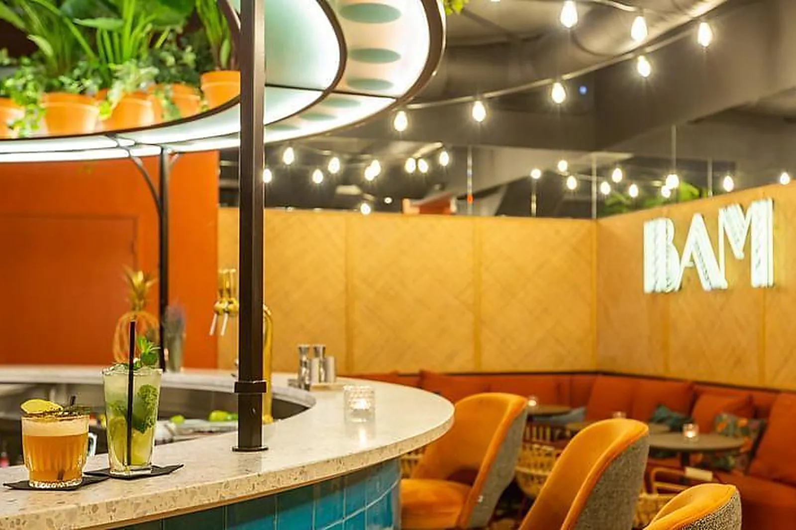 Lieux événementiels, BAM KARAOKE BOX CHARTRONS