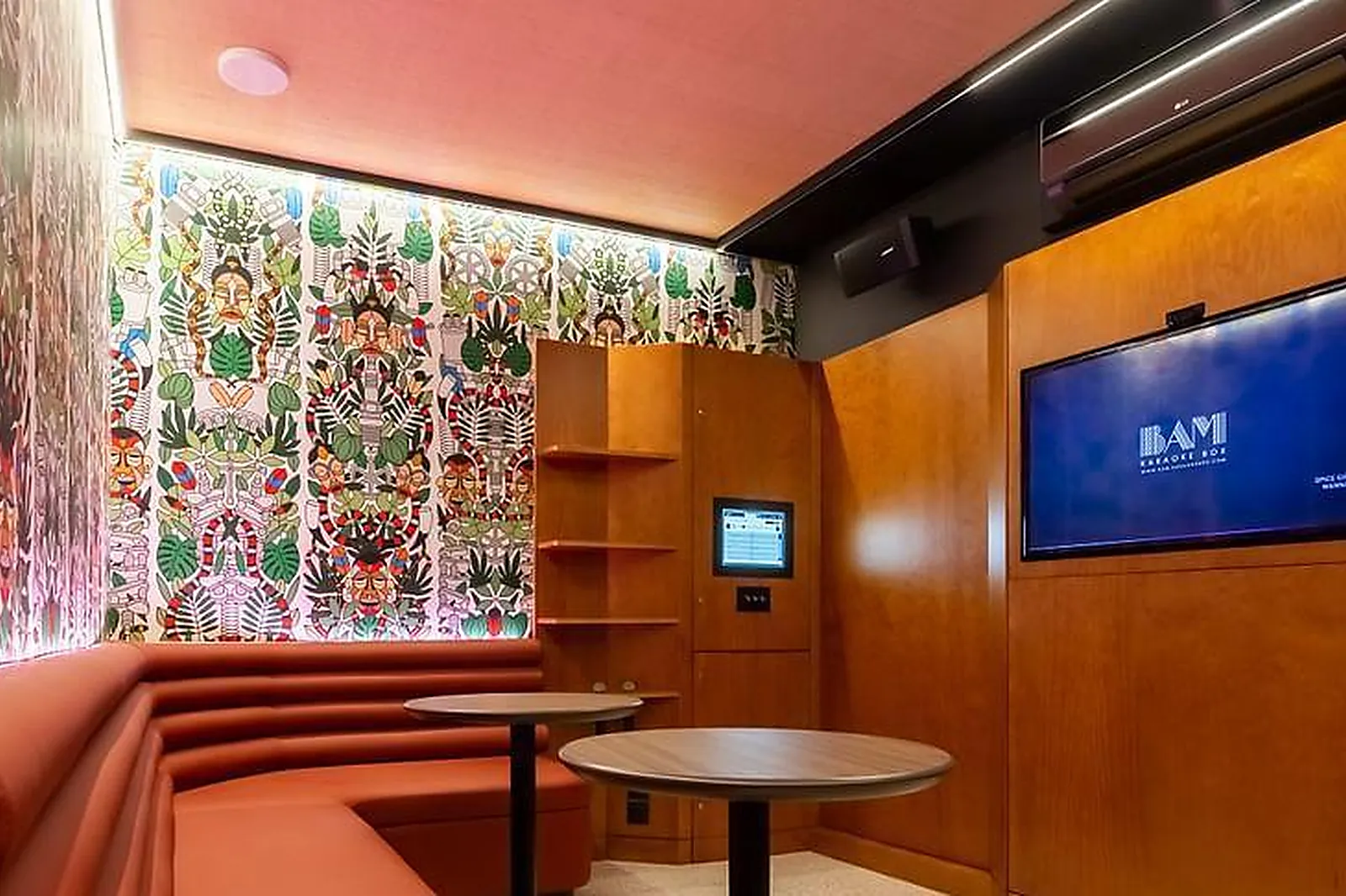 Lieux événementiels, BAM KARAOKE BOX CHARTRONS