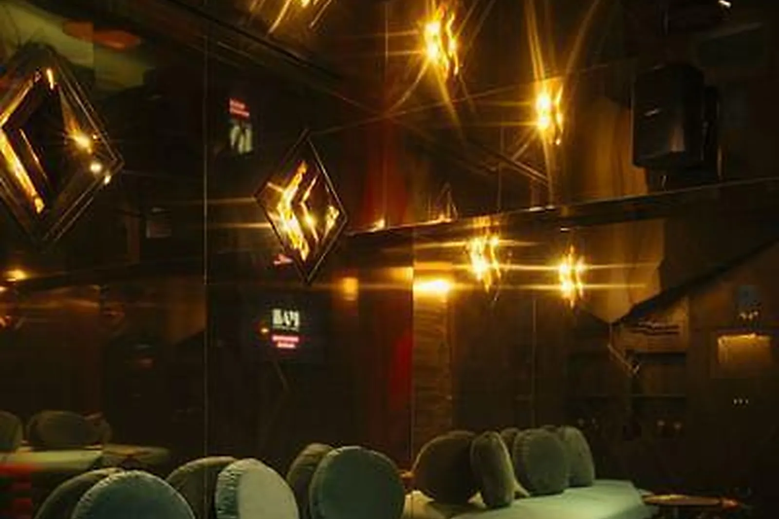 Lieux événementiels, BAM KARAOKE BOX ETOILE