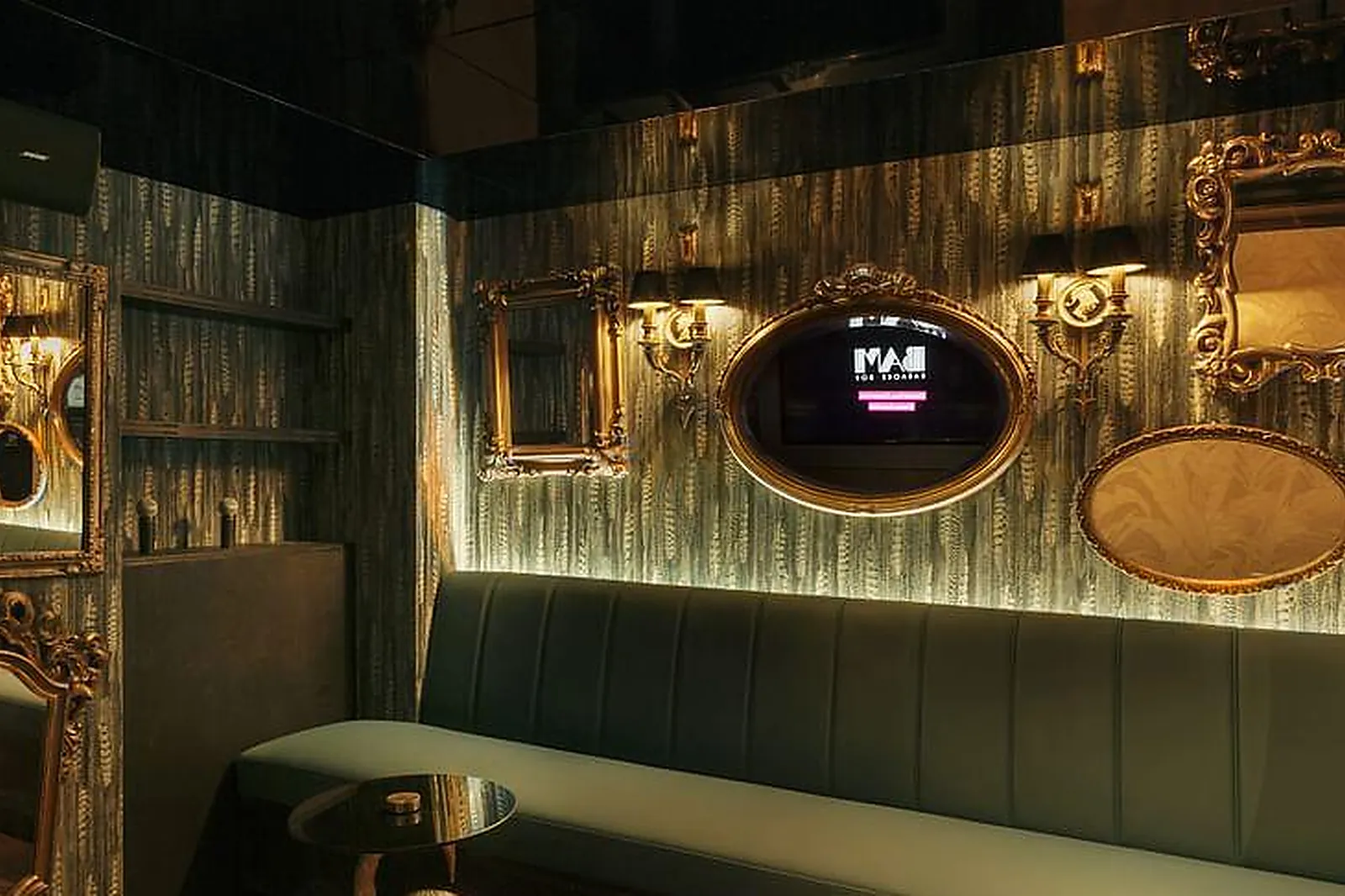 Lieux événementiels, BAM KARAOKE BOX ETOILE