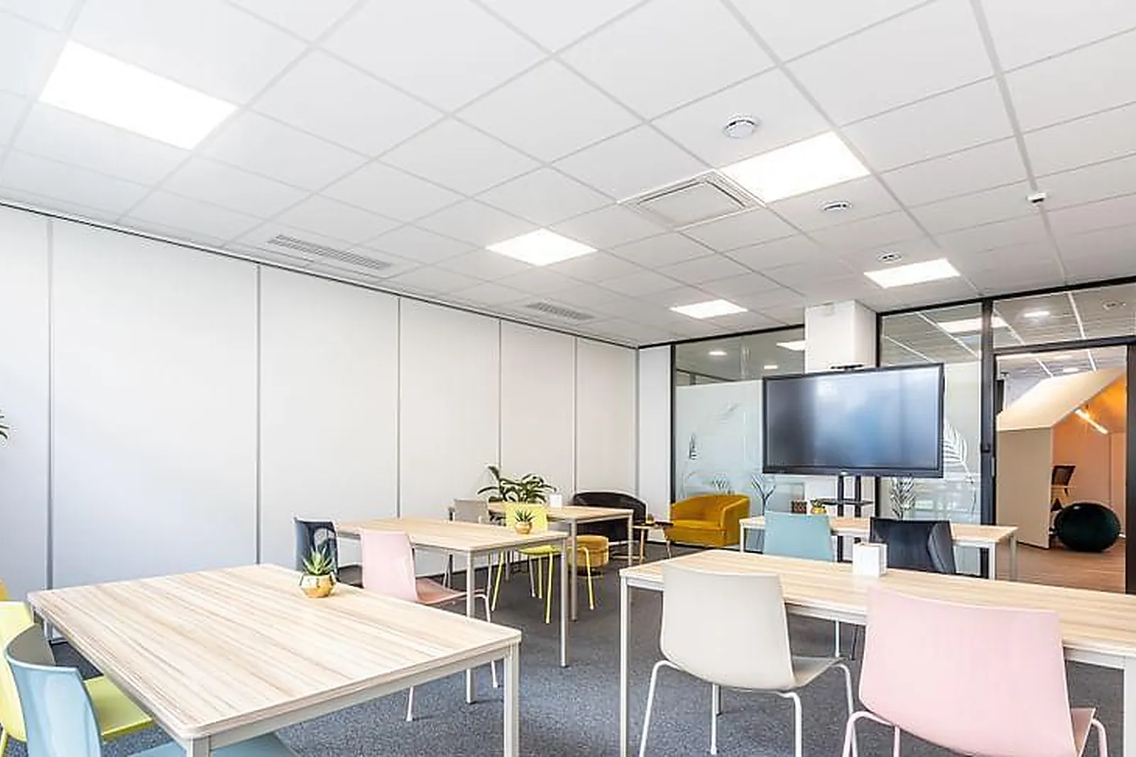 Lieux événementiels, B'COWORKER TRÉLAZÉ