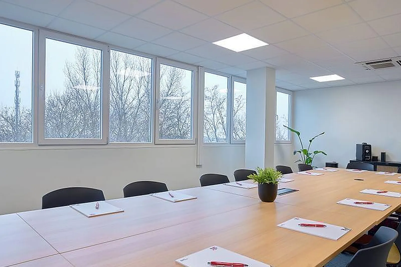 Lieux événementiels, COWORKING LA LOUVIÈRE