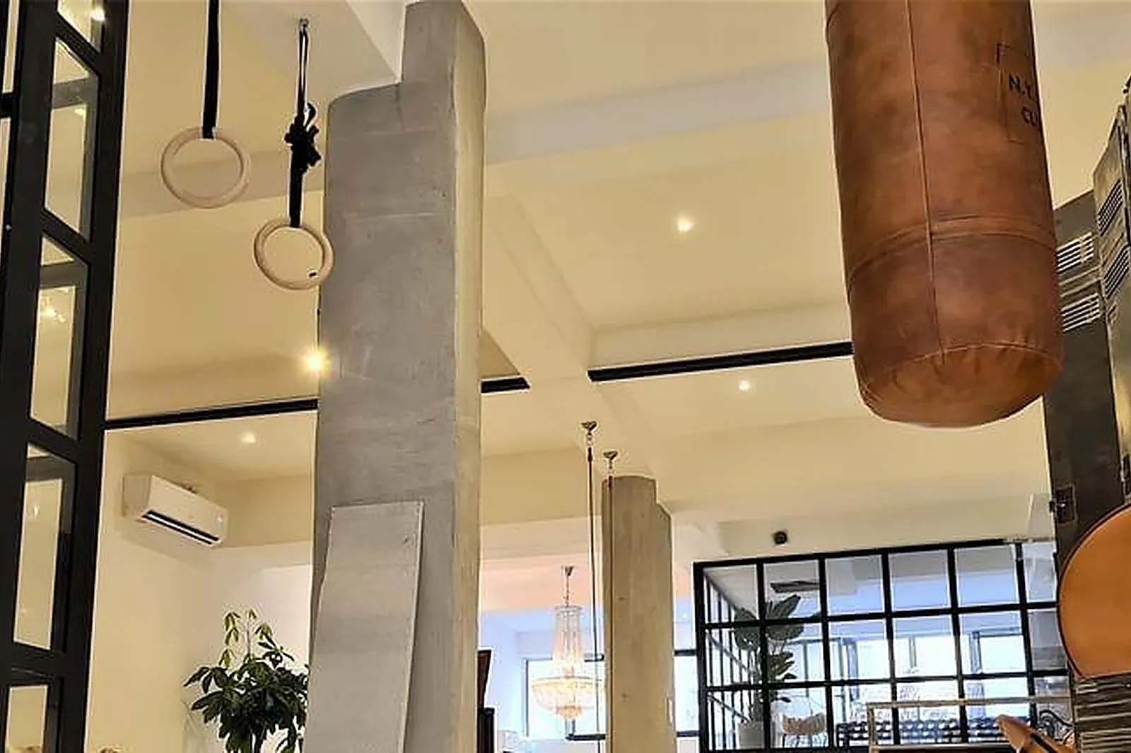 Lieux événementiels, B