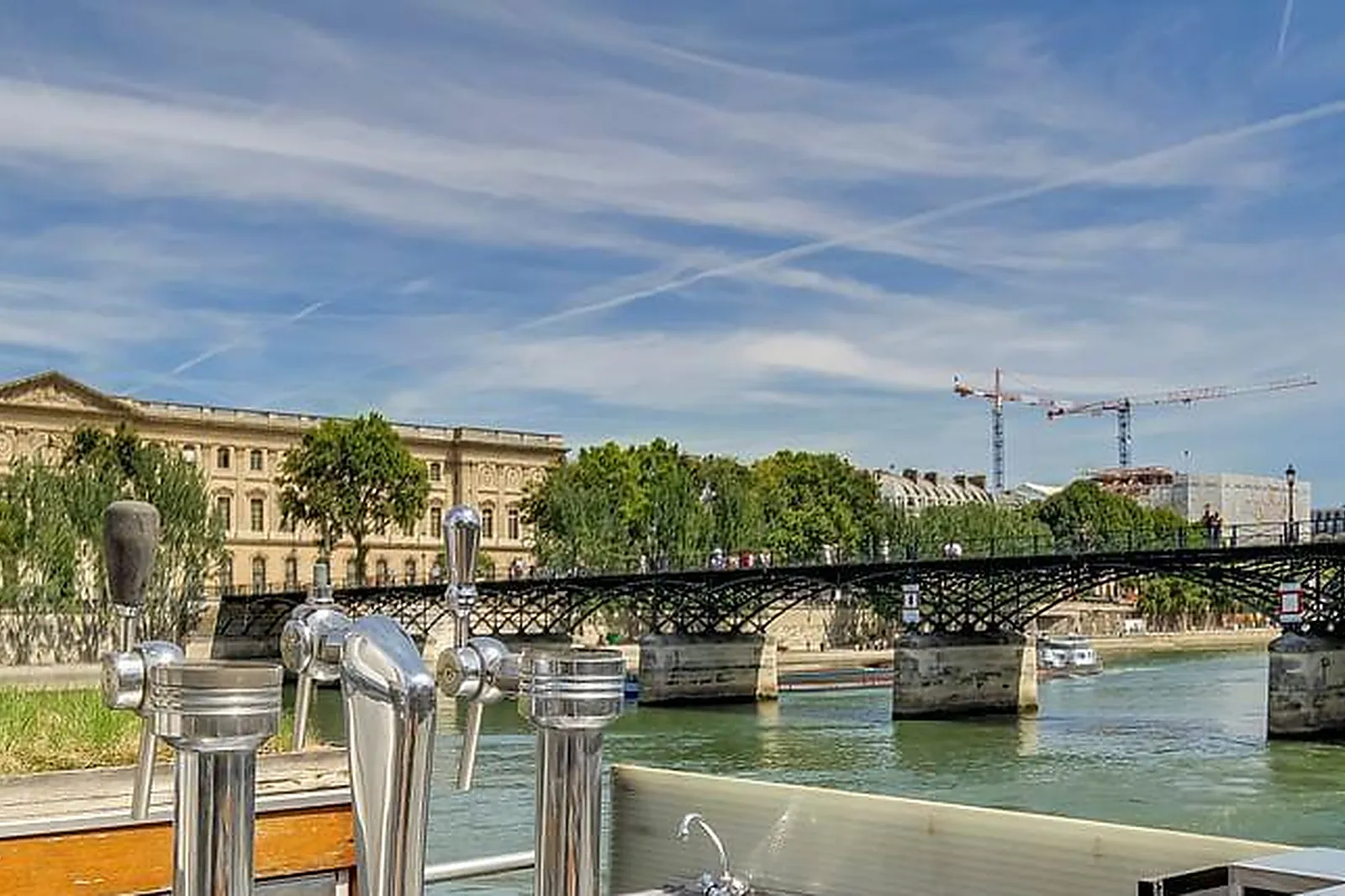 Lieux événementiels, BALLE AU BOND