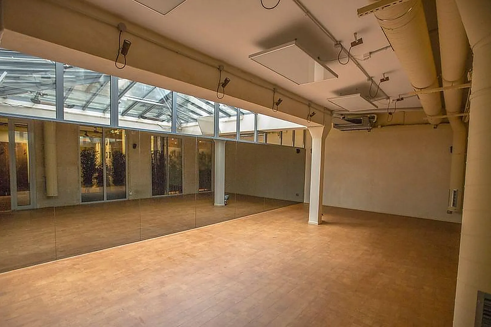 Lieux événementiels, ESPACE LE LOURON