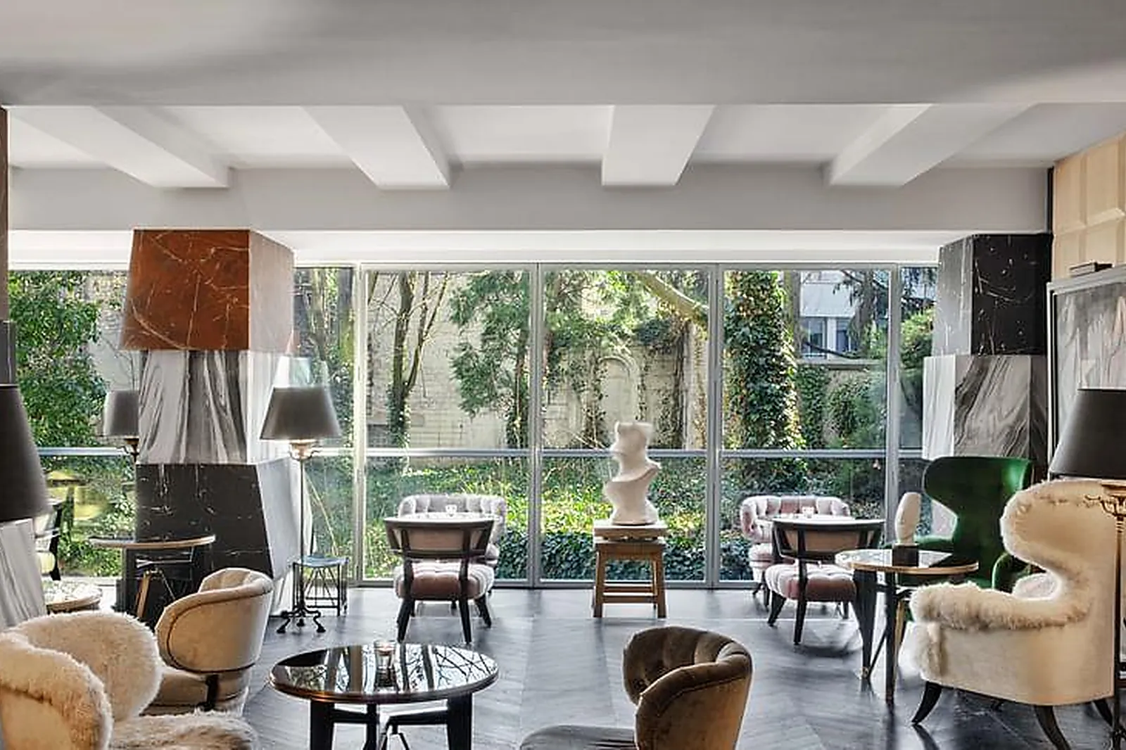 Lieux événementiels, BAR LE BIZZAZ