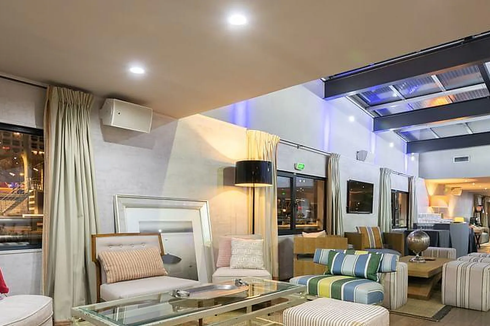 Lieux événementiels, BARGE LIBERTY