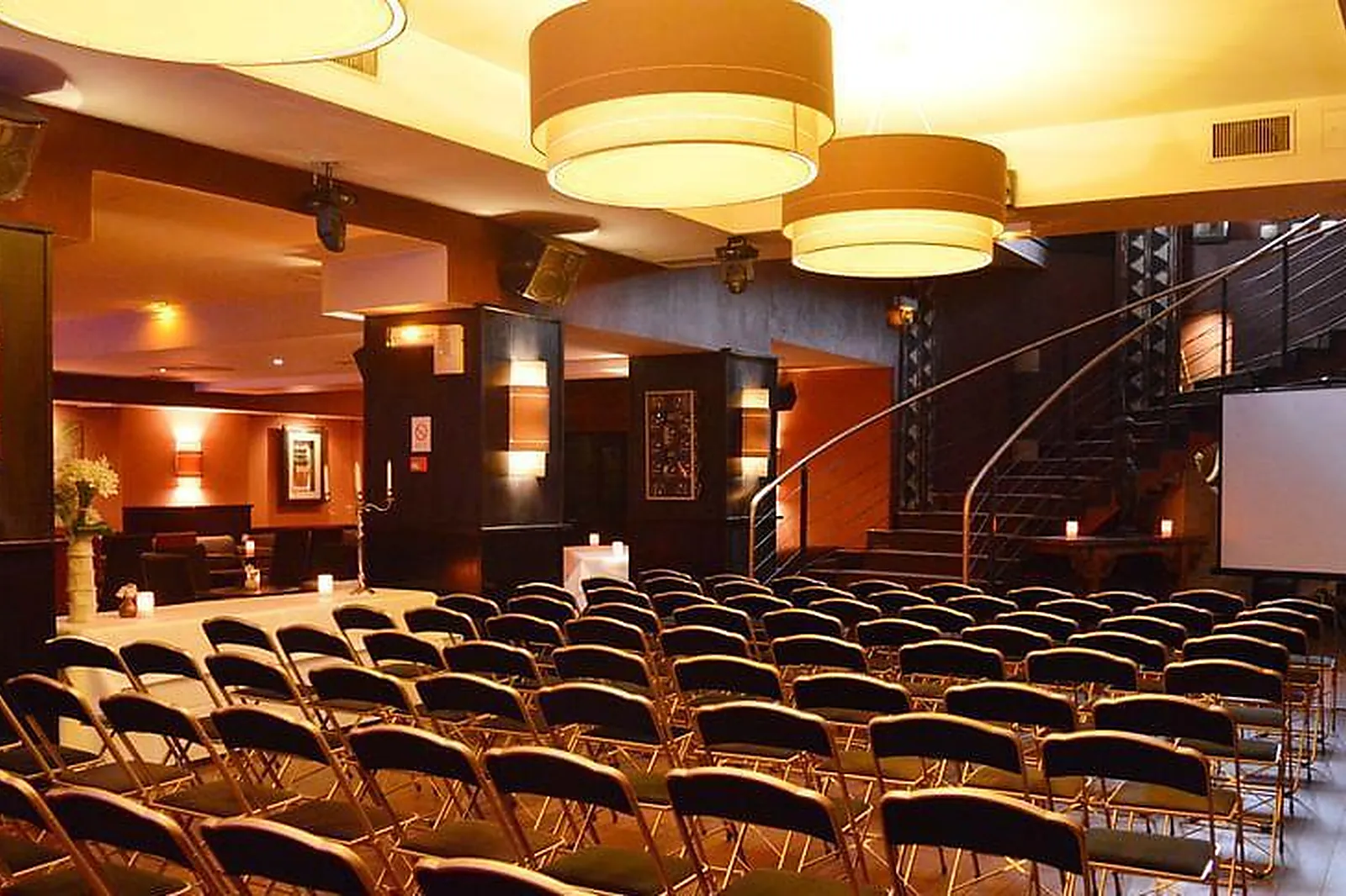 Lieux événementiels, BARRAMUNDI