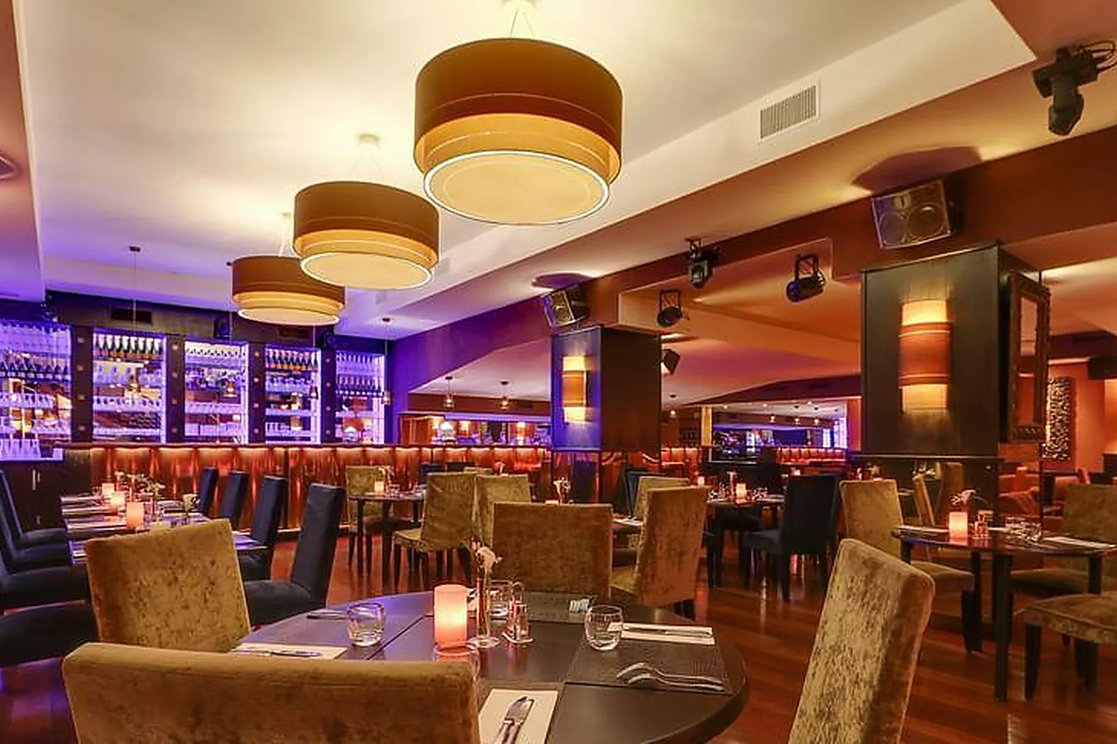 Lieux événementiels, BARRAMUNDI